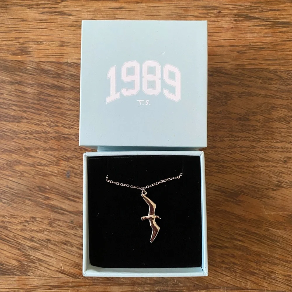 Taylor Swift 1989 Necklace - Picture 1 of 2